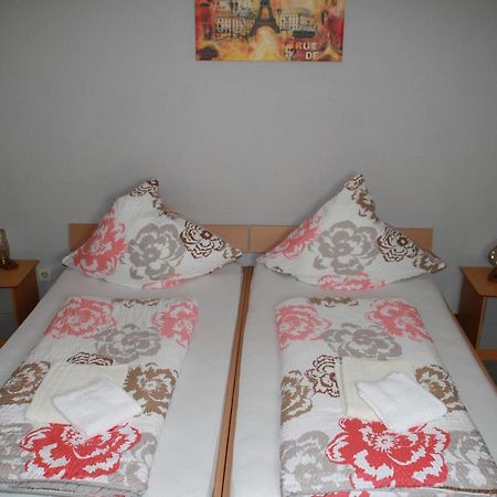 Hotel Restaurant Balkan Trier Kültér fotó
